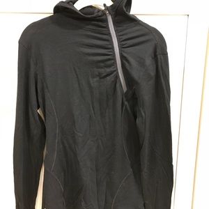 Lole pull-over worn just a couple of time!